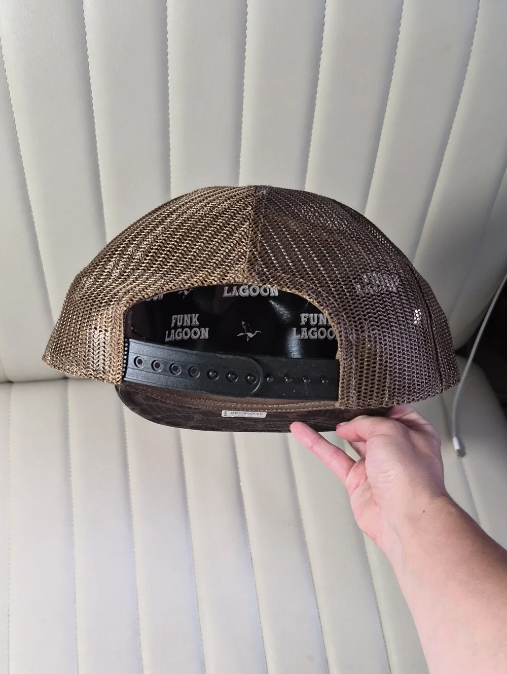 Buckle Hat Funk Lagoon Dog Outline Mesh Back Cap - Brown